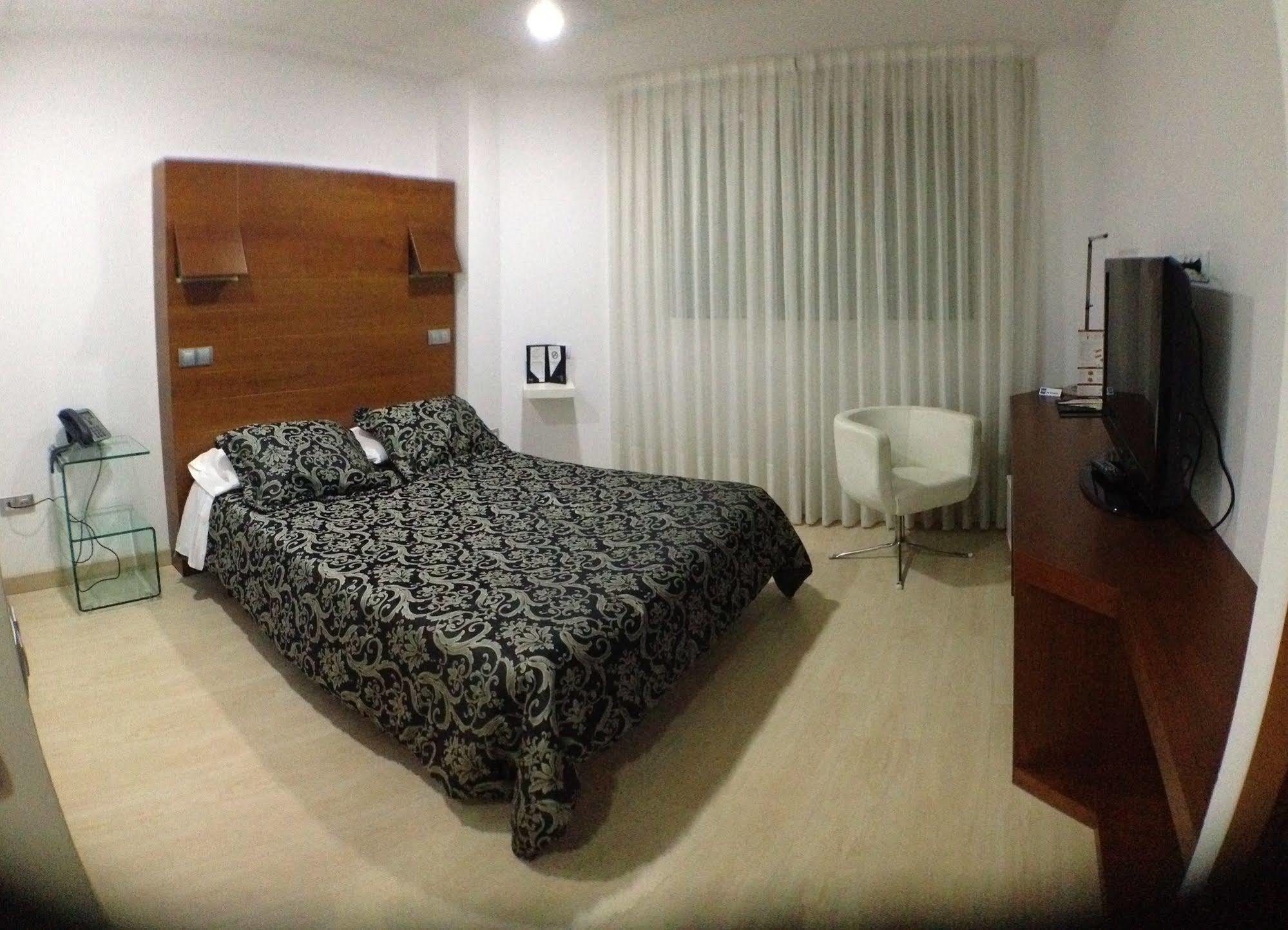 Nap Oviedo Hotel Ngoại thất bức ảnh
